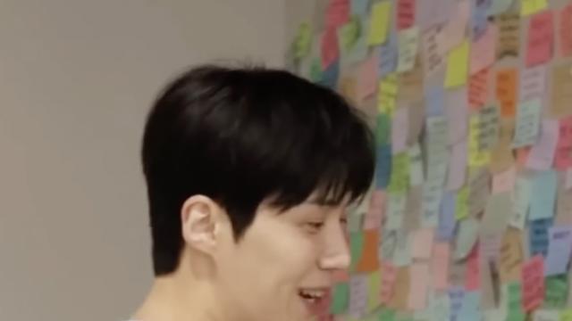 아직도 반려견과 싸운다는 개월 남배우 .jpg