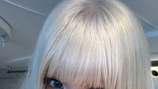 'EXTRA' 컴백한 전소미 ... 인스타그램 속 블론드 헤어로 완성한 90년대 하이틴 무드