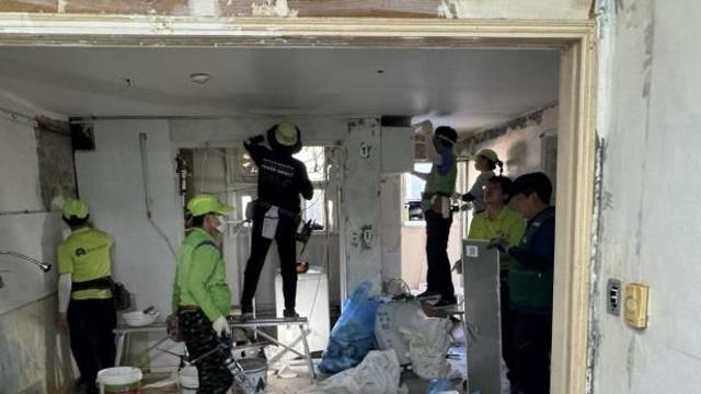 남양주시 퇴계원읍 취약계층에 '희망의 손길'…희망의 러브하우스 집수리 봉사 진행