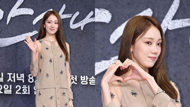 '내 팔로 걸어다니네'…이성경, 비현실적 각선미
