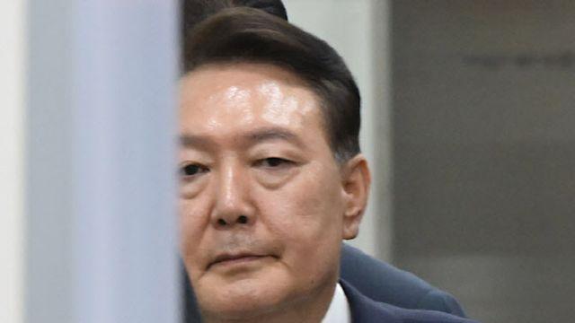 “尹 독방에 에어컨 설치?” 전 교정본부장의 답은 “특혜”