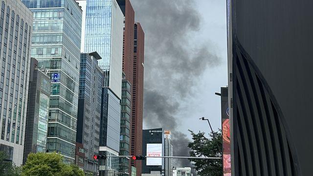 서초구 상가건물 화재로 1명 병원이송…실외기 과열로 불난 듯