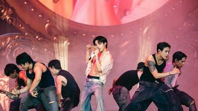 제이홉, '공연 서사화 위력' 페스티벌로 확장…'롤라팔루자 베를린'