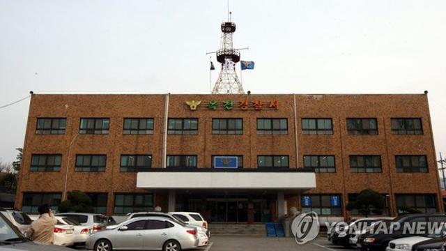 굴착기로 농막 부수고 흉기 꺼내든 70대, 테이저건 맞고 체포