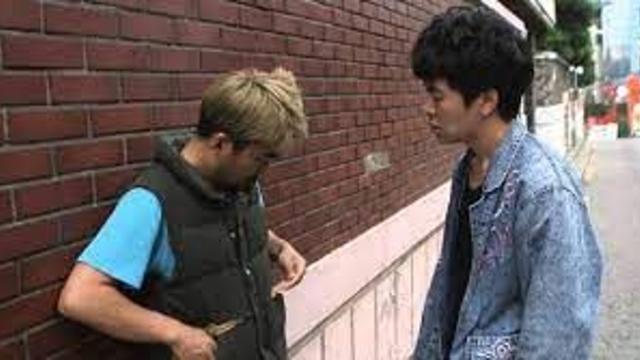 아재는 갈 길 가슈.