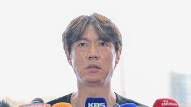 [한일전 패배] 3-2-5 아닌 5-0-5…“우리가 더 잘했다” 홍명보 자화자찬 말도 안 되는 이유