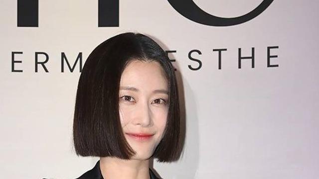 이현이, 아끼던 명품 샌들 가격 폭락에 분노 