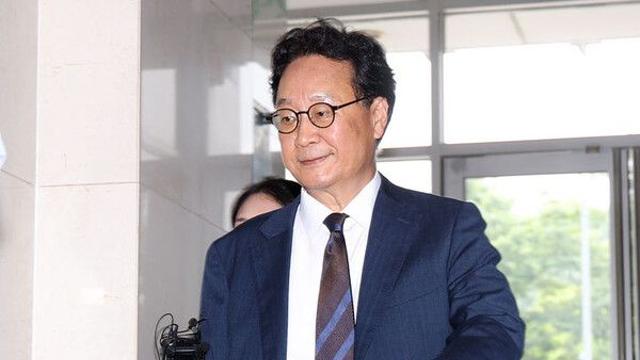 왕윤종, 해병특검 출석 5시간40분만 귀가…'尹 격노' 질문에 묵묵부답