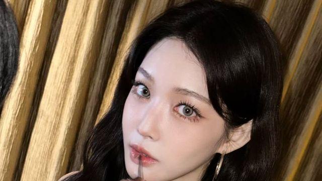 청하표 고혹적 뷰티 스타일 공개...다크 웨이브 헤어+글로시 립으로 인형 비주얼