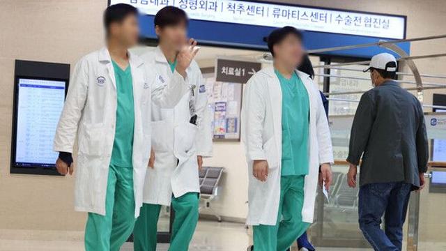 사직 전공의, 수련병원장들 만난다…'9월 복귀' 논의할듯