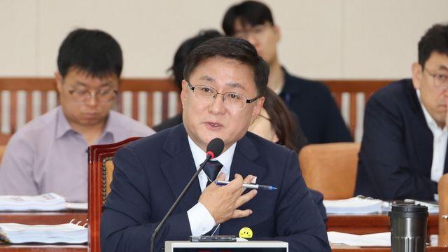 '탈원전' 주장했던 환경장관 후보자 