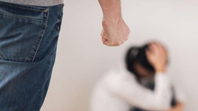 가정폭력 끝에 쫓겨난 아내…