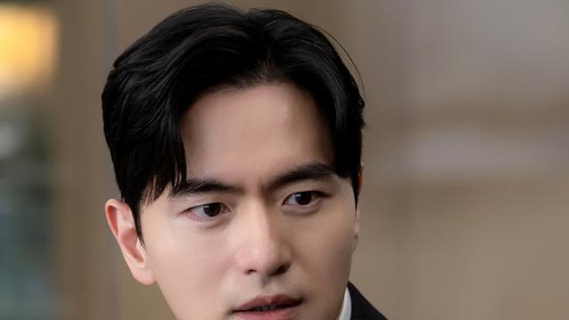 이진욱, 변호사 연기 후유증 “훨씬 더 논리적으로…” (에스콰이어)