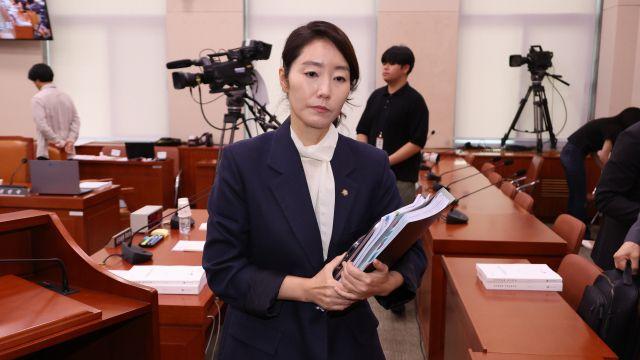 여성단체, 일제히 강선우 사퇴 촉구…”공적 업무와 갑질 구분 못해”