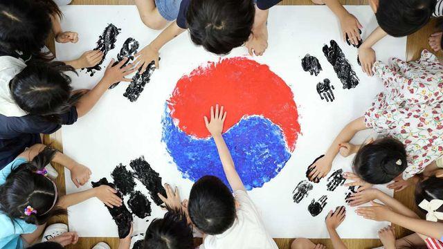 '국민 88%가 찬성했다'…국회, 제헌절 공휴일로 재지정 시동