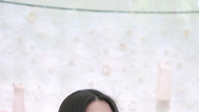 민지아, 디자인 오브 드림스 전시회서 빛난 아이보리 민소매 톱