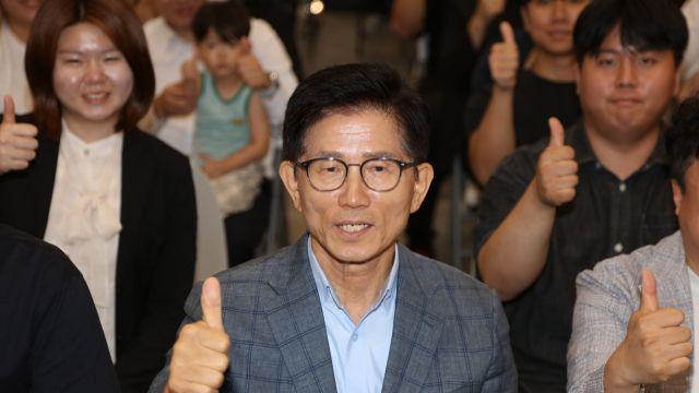 김문수, 전당대회 출마하나 묻자 “날짜 나와야 얘기하지”