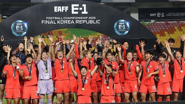 한국 여자축구, 대만 2-0 잡고 20년 만에 동아시안컵 우승(종합)