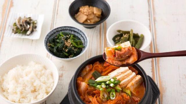 일찍 아·점 먹는 사람이 당뇨 위험↓…'식사 시간'도 혈당 조절에 영향