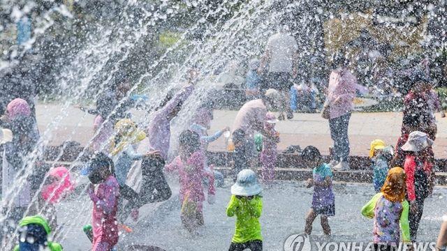기후변화와 유통산업의 변화 3  날씨'가 유통을 흔든다…기후 대응력이 곧 생존력이다