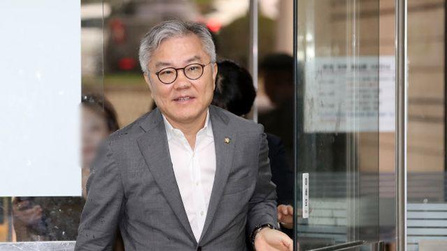 '기자 명예훼손' 최강욱 1심 무죄→2심 벌금…오늘 대법 결론