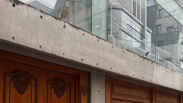 '도시 로맨티스트' 신현빈, 레이스 블라우스 하나로 여름 감성 올킬