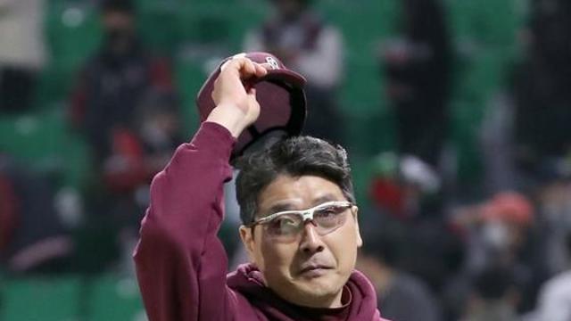 '원기 매직' 마침표, 영웅 군단 떠나는 홍원기 전 감독 