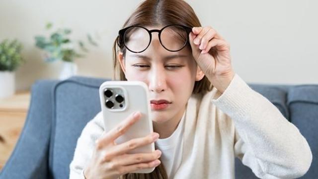 스마트폰 매일 보고 사는데, 사실 눈 건강에 최악은 바로 '이것'