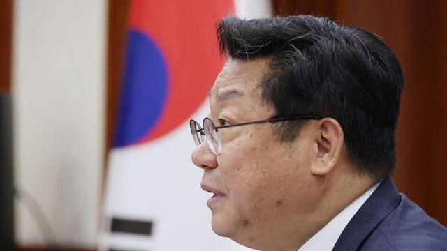 주형환 