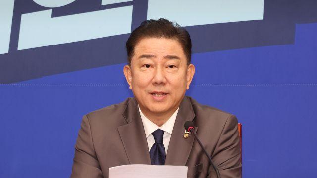 민주당 “尹 후안무치 도를 넘어…감방에서 즉시 끌어내야”