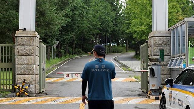 특검 “尹 기소까지 접견 금지”…모스 탄 접견 결국 무산