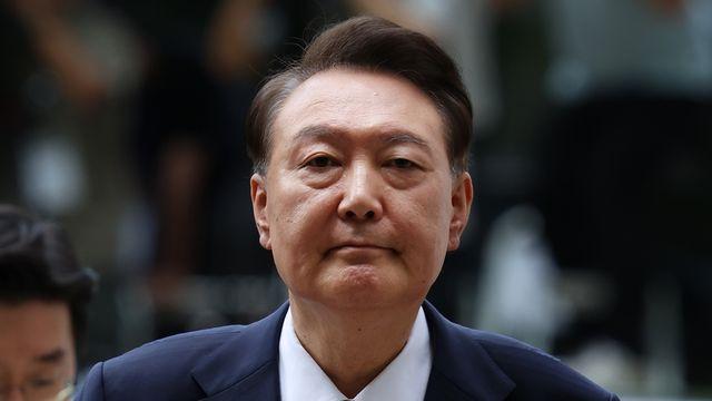 [속보] 윤석열 전 대통령 측 “구속 부당…법원에 구속적부심사 청구서 접수”