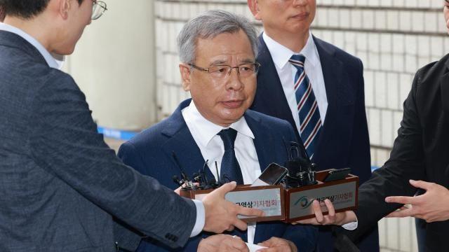 박영수 전 특검, 항소심서 보석…불구속 재판 받는다