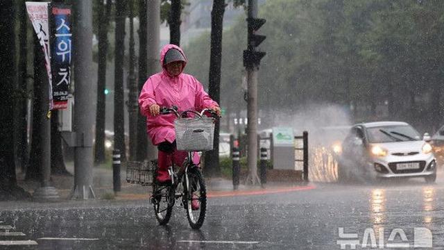 대구·경북, 시간당 30㎜ '극한호우'…19일까지 250㎜ 폭우