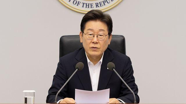 [속보] 이재명 대통령 “7월 17일 제헌절, 공휴일 지정 검토해야”