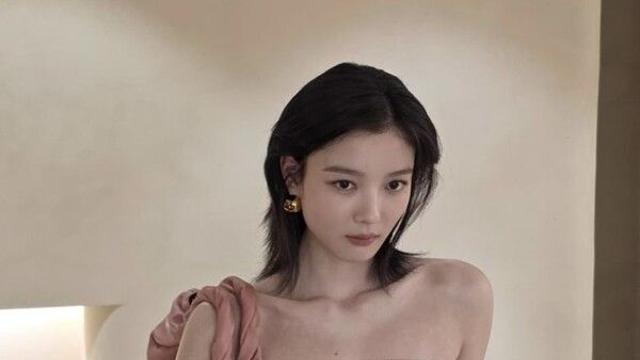 김유정, '친애하는 X' 앞두고 물오른 성숙미 발산…가녀린 어깨라인+또렷한 이목구비 '시선 집중'