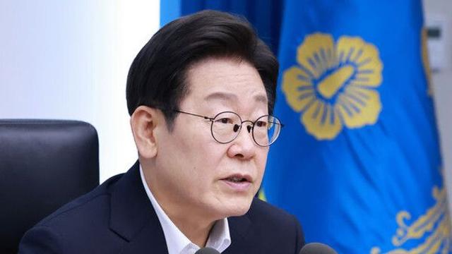 李, '제헌절 공휴일 지정' 검토 지시…