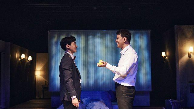 숨 쉬는 것조차 연기다… 배수빈, 연극 '킬 미 나우' 혼신의 열연 화제