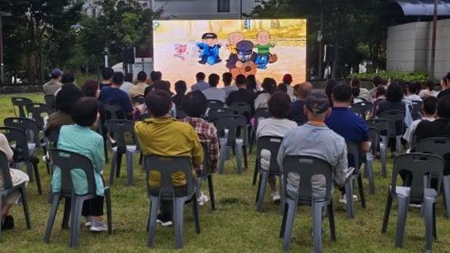 '여름밤 영화관' 제주 찾아가는 밤마실 극장 운영