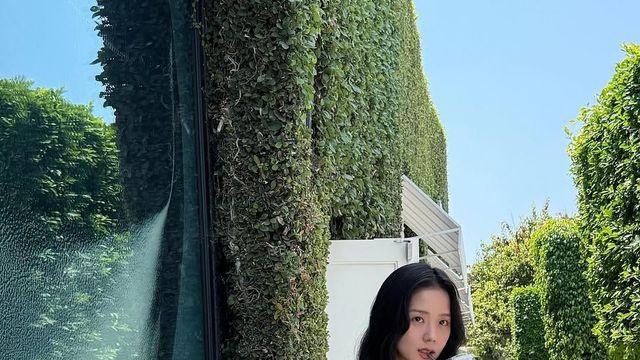 따라 입고 싶어지는 지수, 윈터의 원피스 패션