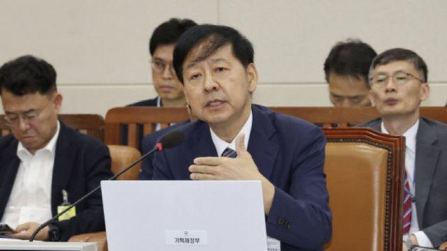 구윤철 후보자 “법인세수 ‘100조→60조’ 감소…과세기반 확보해야”