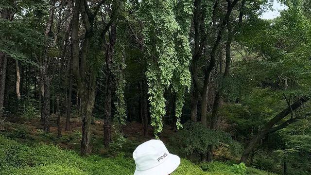 완전 인간 포카리...문정현, 블루 셔츠 하나로 여름 필드 올킬