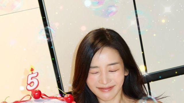 케이크보다 더 달콤해... 송서미, 체리 슬립톱으로 완성한 '과즙미' 폭발