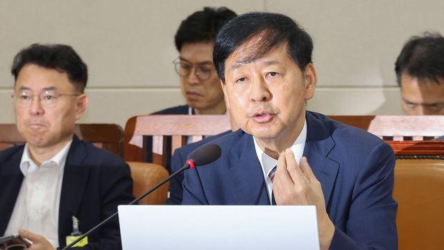 구윤철, 3차 추경 질문에 