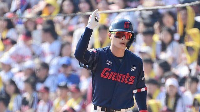 '잇몸 야구' 롯데에 주축 야수 돌아온다…17일 윤동희 콜업→