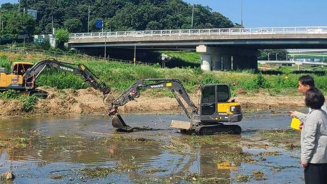 남양주시 퇴계원읍 용암천 준설 현장점검…수해 예방 총력