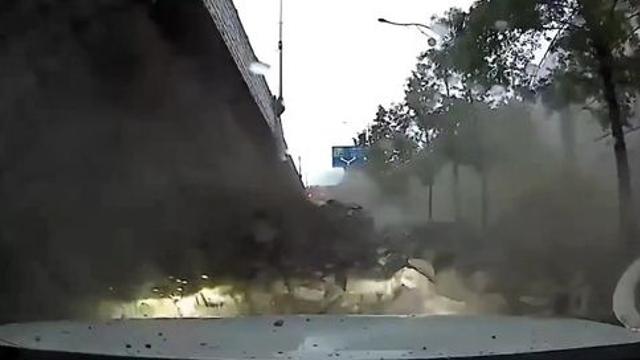 9초 만에 '와르르'…처참했던 오산 옹벽 붕괴 당시 상황