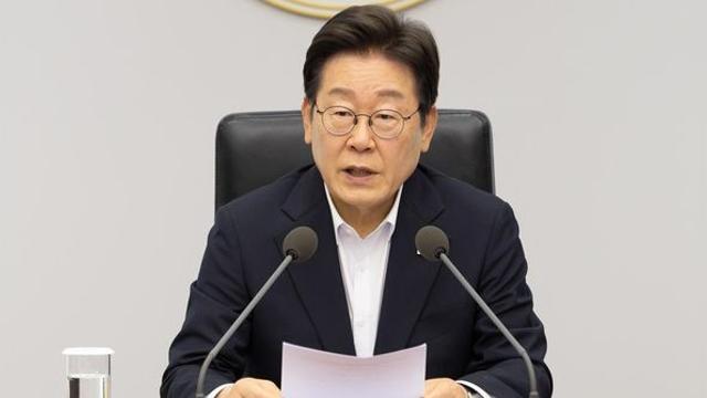 '청문회 이슈에도' 이 대통령 지지율 64%…정청래 30%·박찬대 29% ‘박빙’