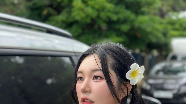 트로트계 아이유를 꿈꾸는 강승연, 레이스 가디건 하나로 '남심 올킬'