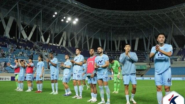 ‘2-0→2-3’ 대구, 충격의 역전패...꼴찌 탈출 실패! 수원FC는 이적생 맹활약...‘2-1 역전승’